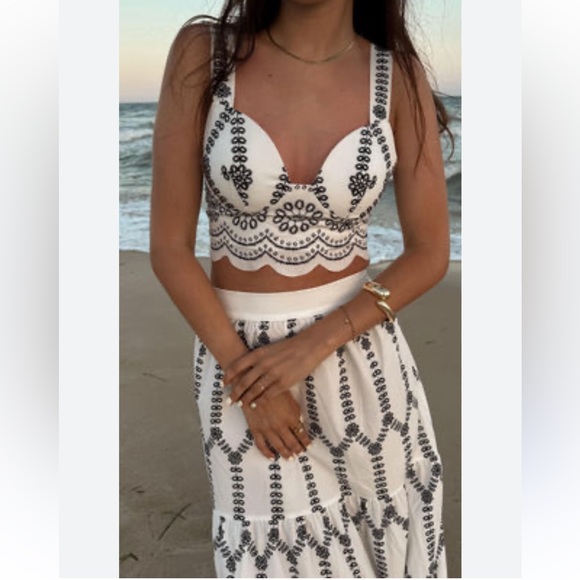 Commense Black and White Patterned set - Picture 3 of 6